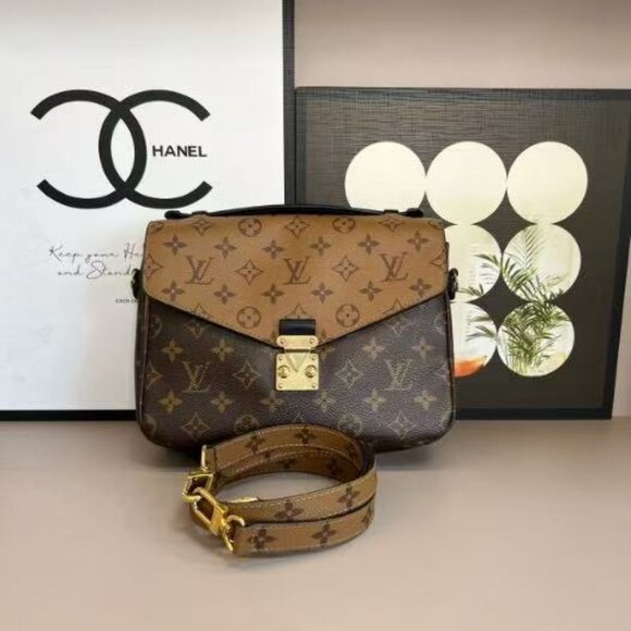 Louis Vuitton Handbags - LOUIS VUITTON bag
